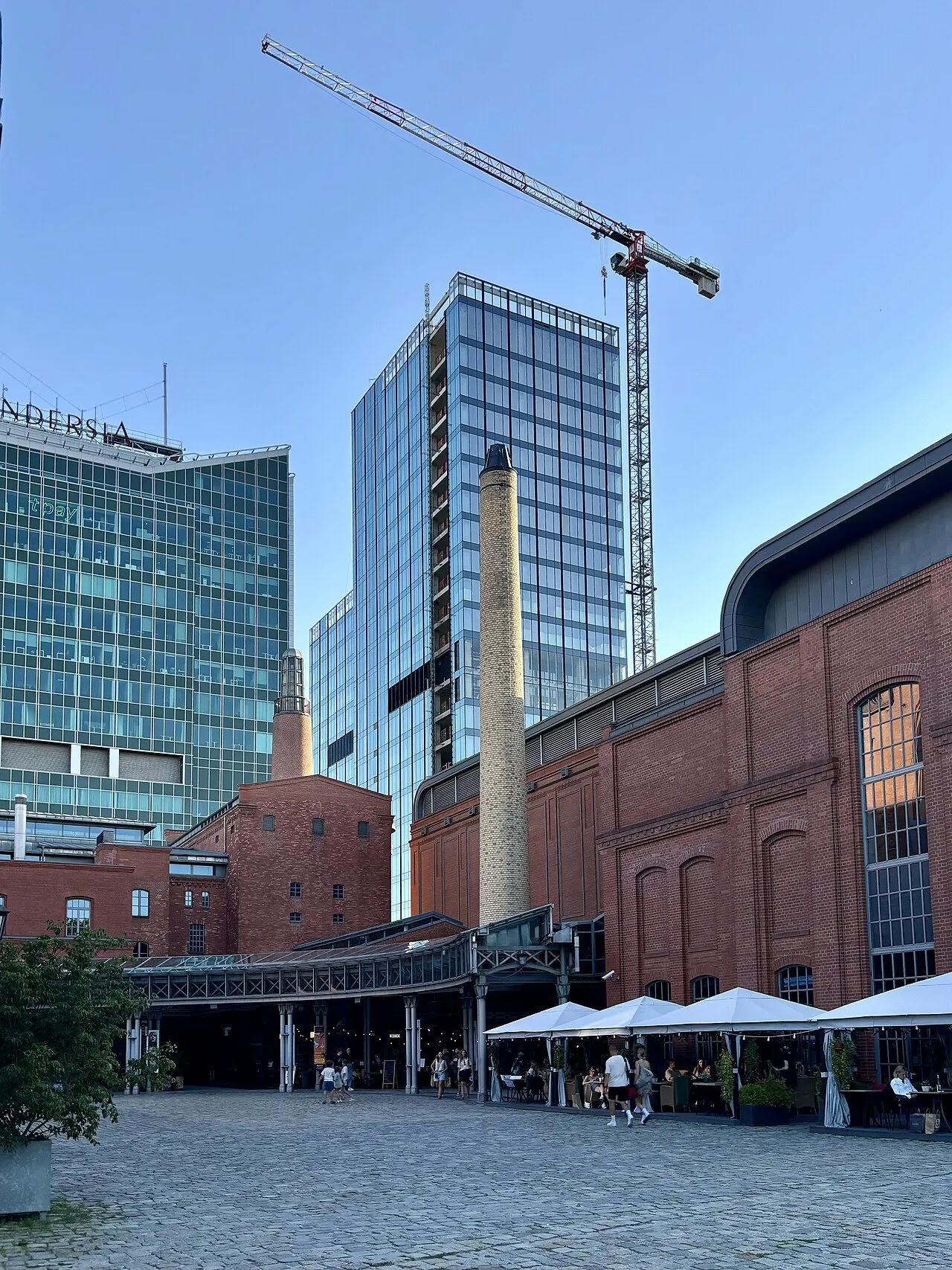 Wieżowiec Andersia Tower przy placu Andersa w Poznaniu