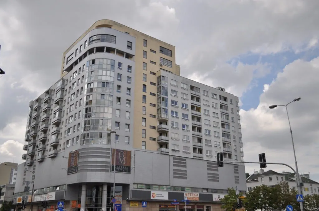 Budynek Galeria Metro przy al. KEN na warszawskim Ursynowie