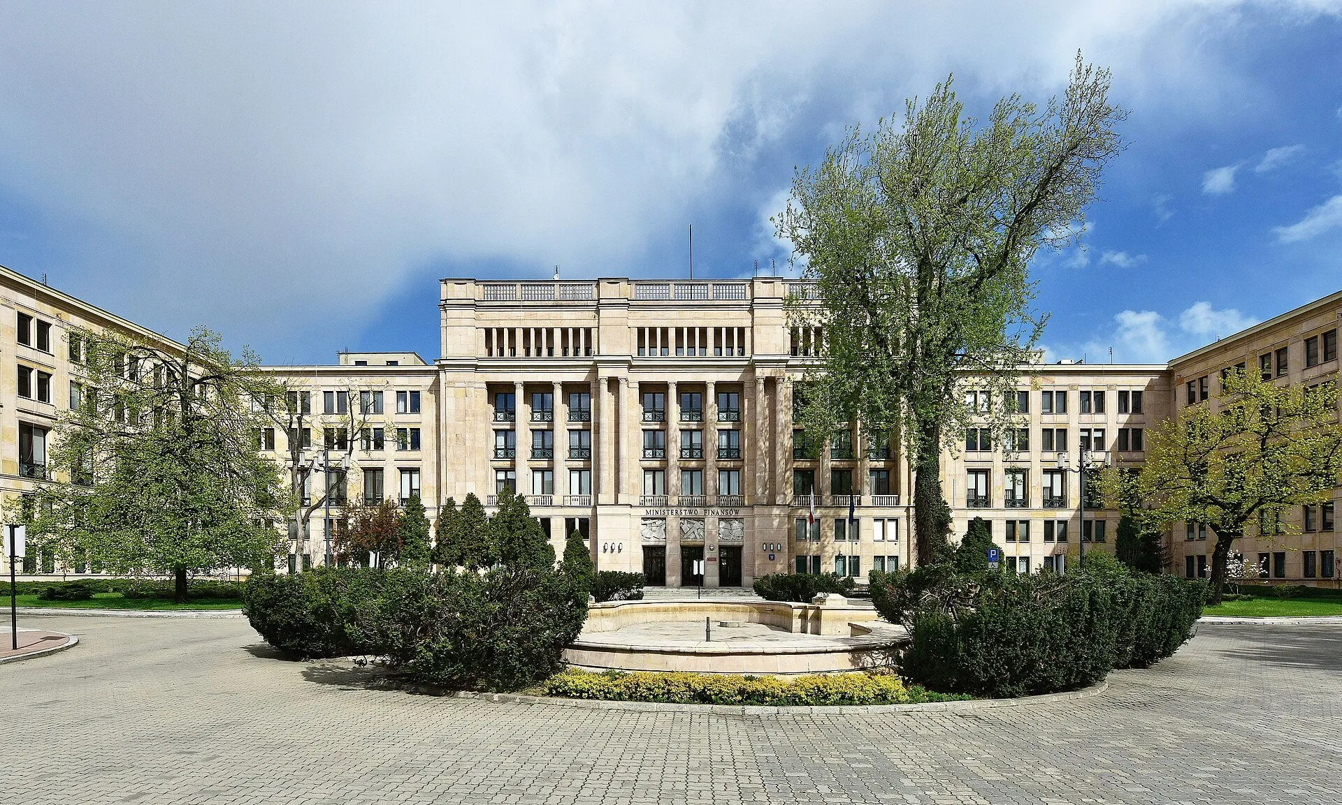 Gmach Ministerstwa Finansów przy ulicy Świętokrzyskiej w Warszawie